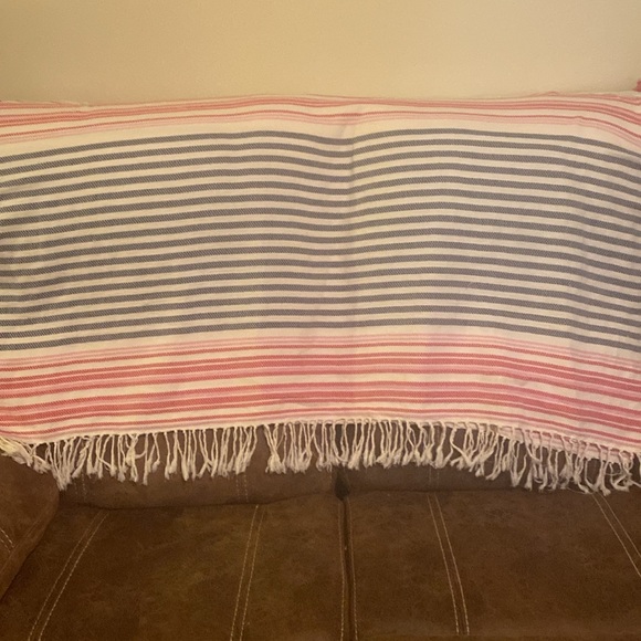 J. Jill Colorful Fringed Throw/Picnic Blanket, Size 4’ x 6’ - Picture 2 of 7